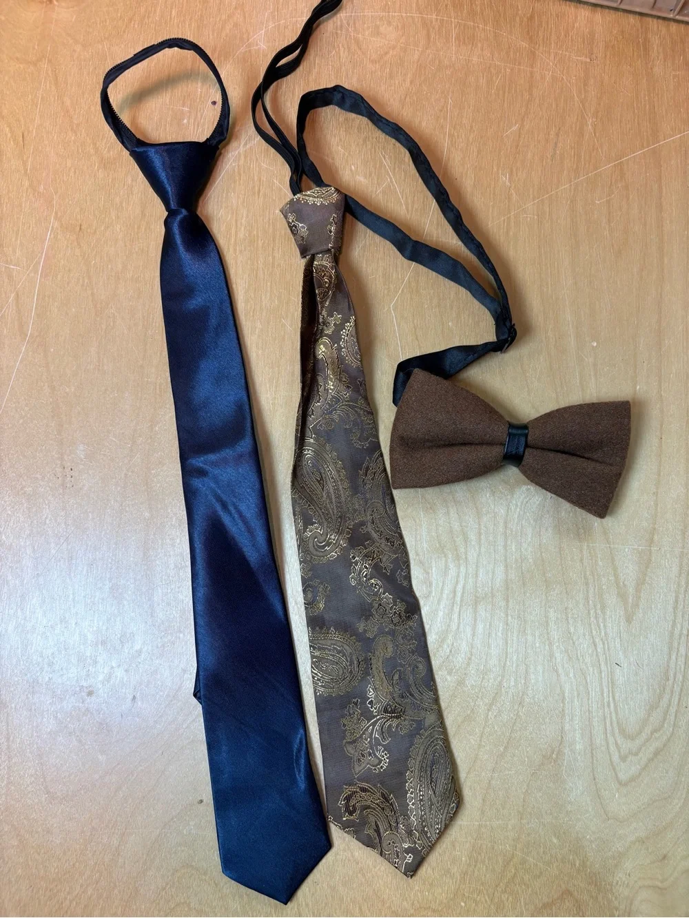 Lot Of 3 Bow ties Neckties Men’s Ties